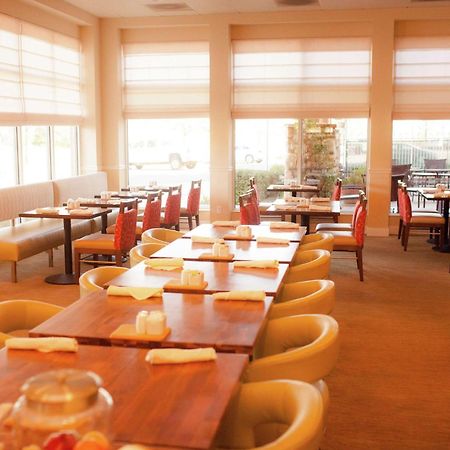 Hilton Garden Inn Redding Eksteriør bilde