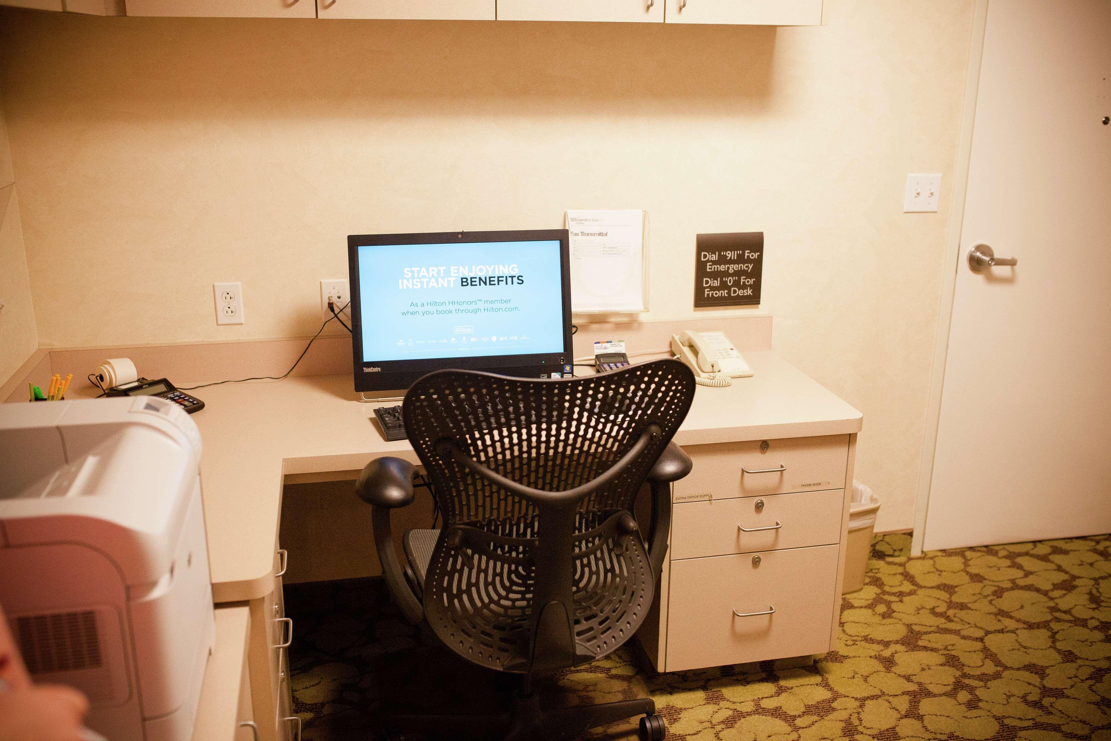 Hilton Garden Inn Redding Eksteriør bilde