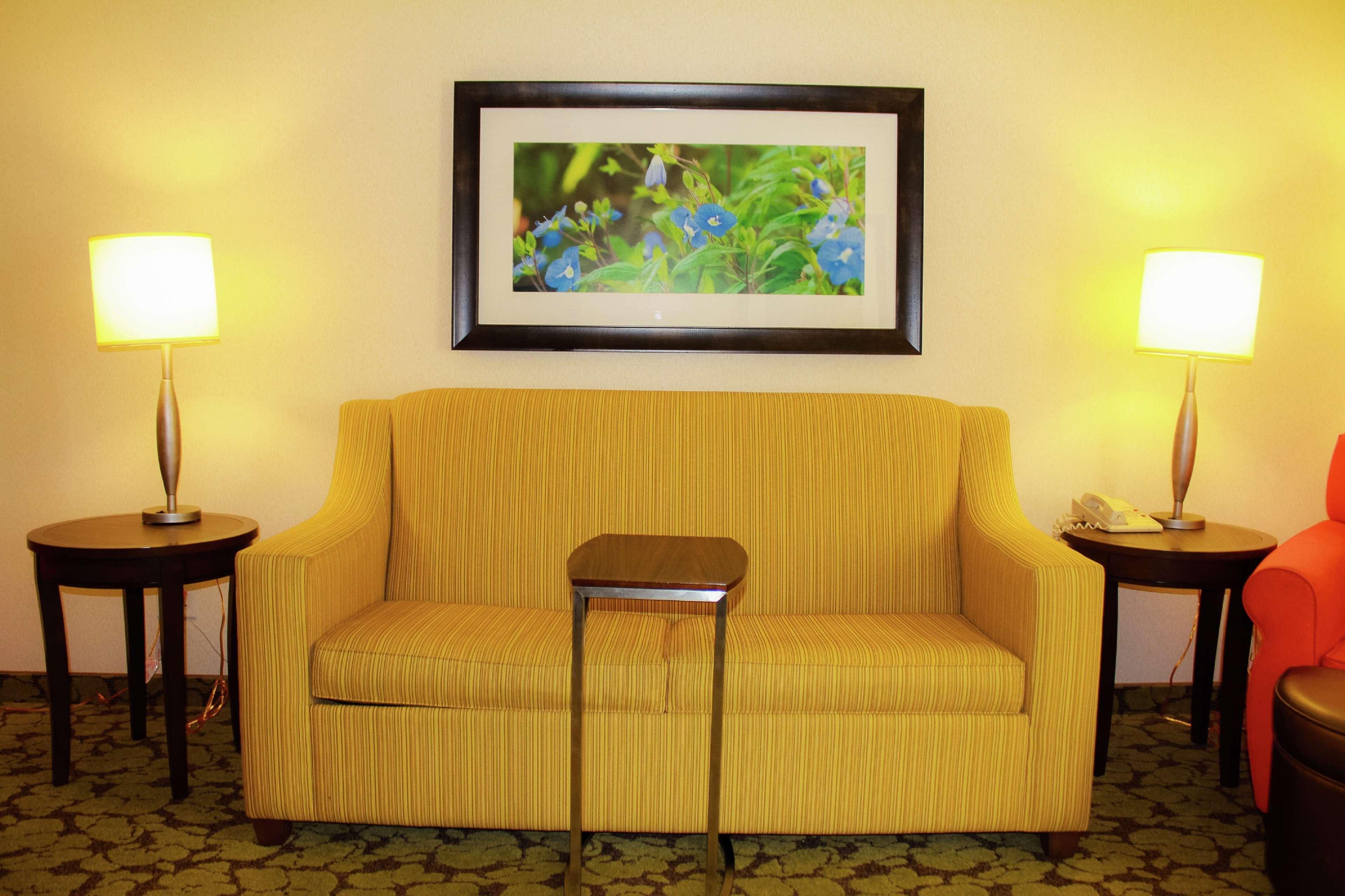 Hilton Garden Inn Redding Eksteriør bilde