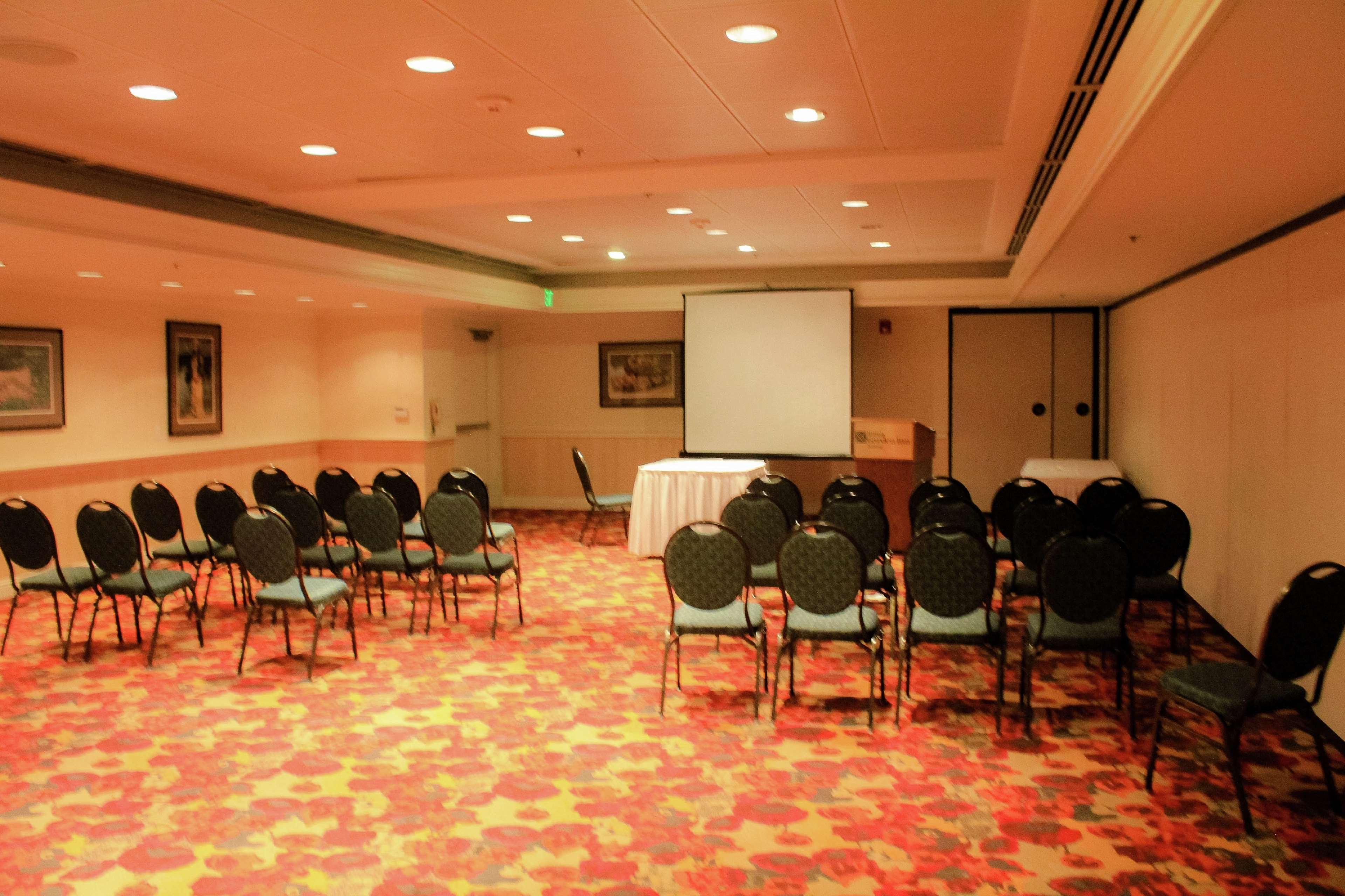 Hilton Garden Inn Redding Eksteriør bilde