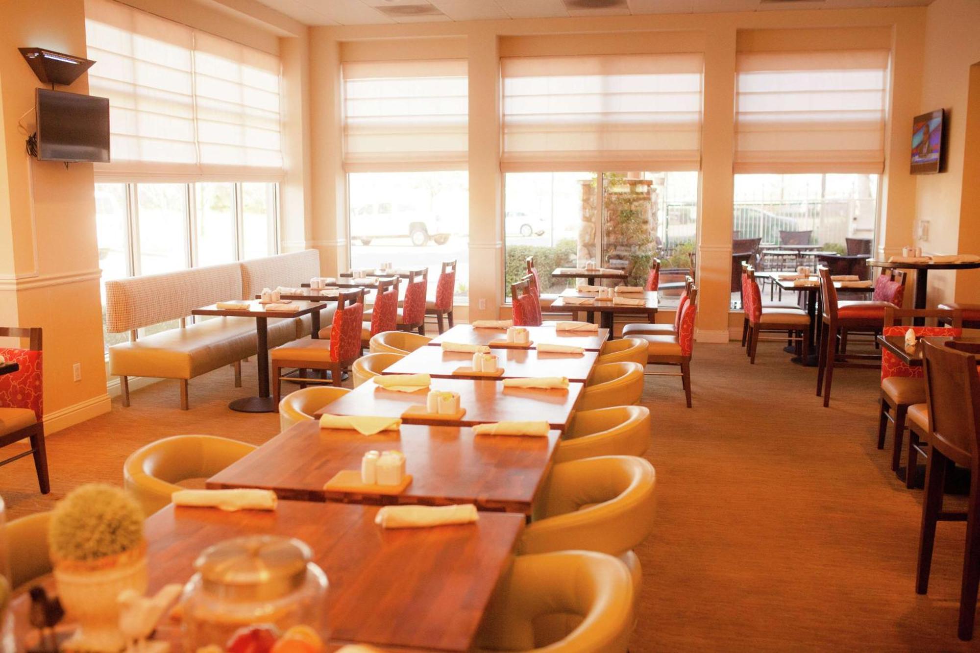 Hilton Garden Inn Redding Eksteriør bilde